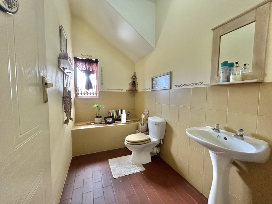 6 Bedroom Property for Sale in Ferreira Town Eastern Cape